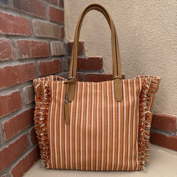 Vince Camuto “IONA” Knit Fabric Fringe Orange Multi Stripe Large TOTE bag - Picture 2 of 9